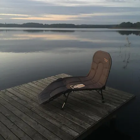 Mazurska Deluxe W Pasymiu Z Prywatnym Pomostem Na Jezioro Kalwa I Lodzia Na Wylacznosc Najwyzsze Premium W Osada Zamkowa パシム