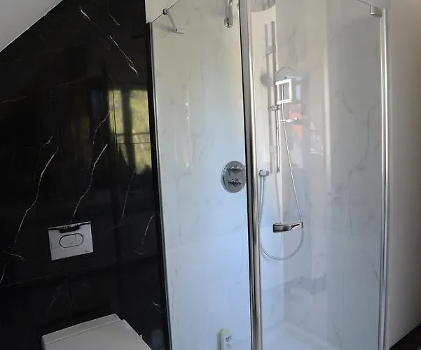 Villa Mazurska Deluxe: Lakeside Retreat With Private Pier On Kalwa *