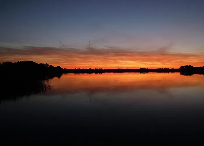 Villa Mazurska Deluxe: Lakeside Retreat With Private Pier On Kalwa *