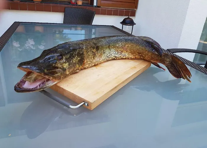 Villa Mazurska Deluxe: Lakeside Retreat With Private Pier On Kalwa Pasym